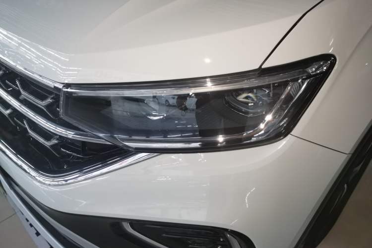 Used Volkswagen Tayron 2023 300TSI Two-Wheel-Drive Luxury Plus Advanced Edition