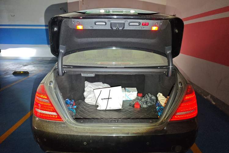 Used Mercedes-Benz S-Class 2012 S 300 L Business-Class Grand Edition Trunk