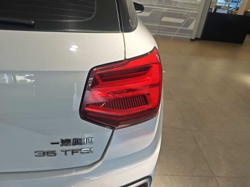 Used Audi Q2L 2022 35 TFSI Progressive Dynamic Edition — 7