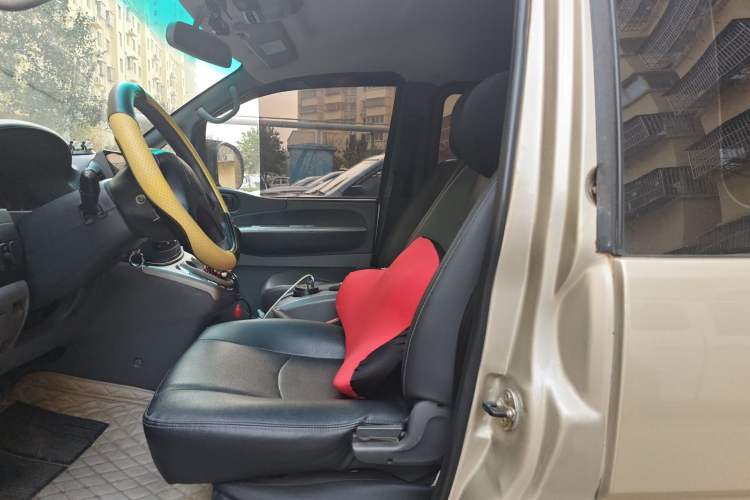 Used FORTHING Lingzhi 2013 M5 Q3 2.0L 7-seat Long-wheelbase Luxury Model
