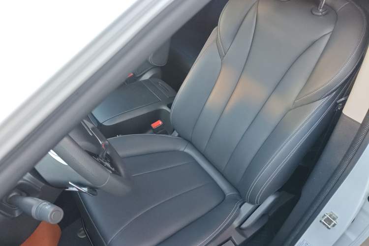 Used SAIC MAXUS G20 2023 Facelifted ES 2.0T Gasoline Automatic Value Edition