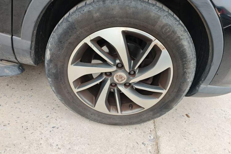 Used Baojun 560 2016 1.8L iAMT Luxury Model Right Front Wheel Hub