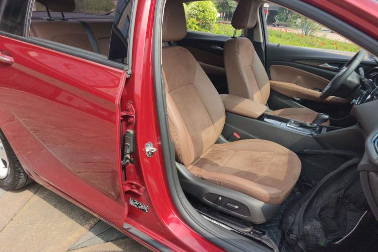 Used Buick Regal 2017 20T Elite Edition Right Front Seat