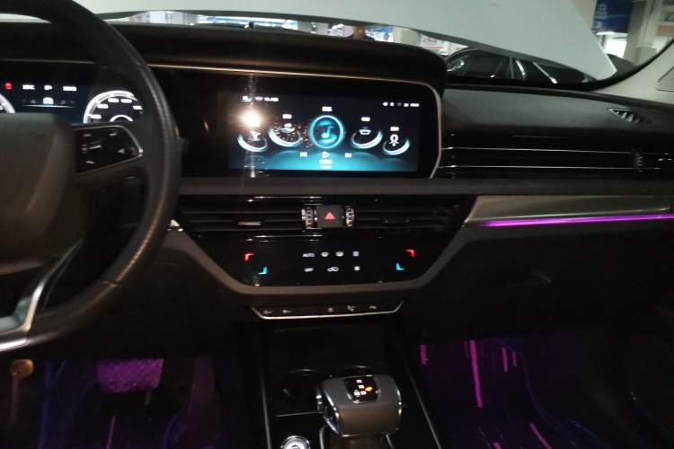 Used Hongqi HS5 2022 Revised Version 2.0T Smart Connect Flagship Edition
