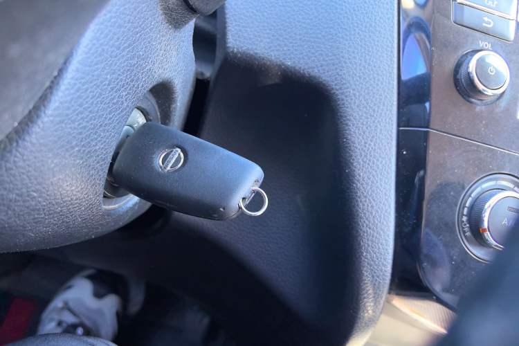 Used Nissan Qashqai 2017 2.0L CVT Smart Enjoyment Version China V Standard Vehicle Key