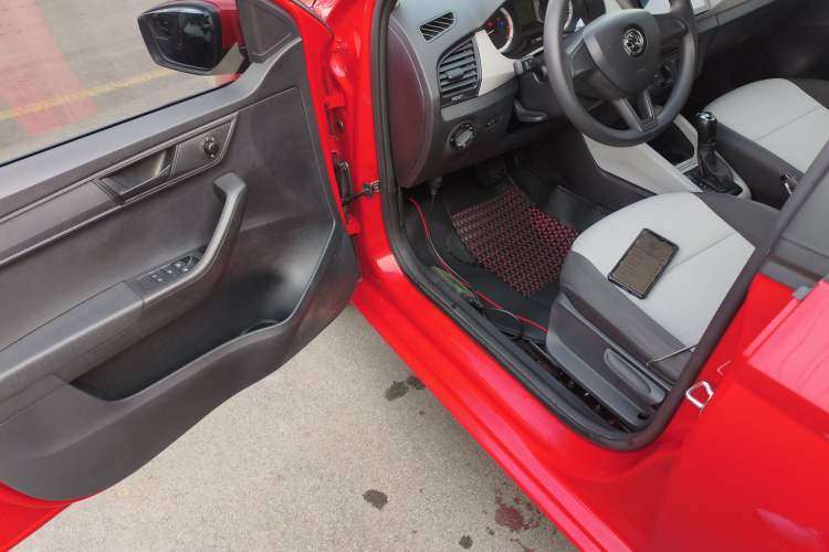 Used Skoda Fabia 2017 1.4L Automatic Car Enjoy Edition
