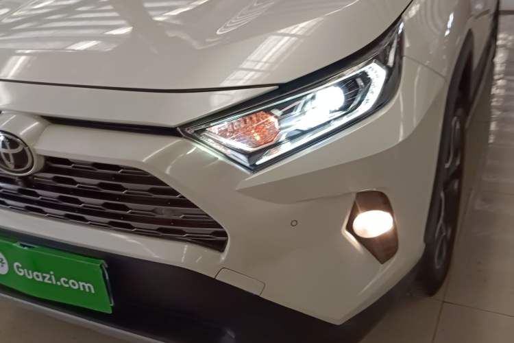 Used Toyota RAV4 2020 2.0L CVT Two-Wheel Drive Prestige Edition