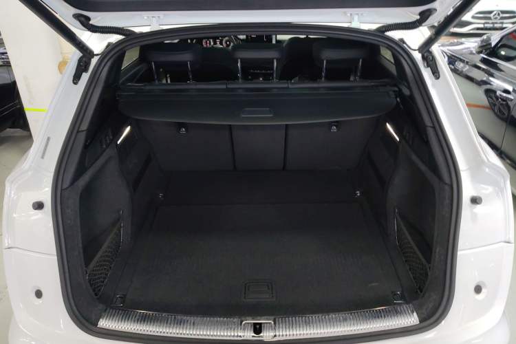 Used Audi Q5L 2022 40T Fashionable and Dynamic Model
