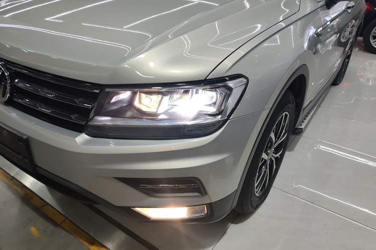 Used Volkswagen Tiguan L 2018 330TSI Automatic Two-Wheel Drive Luxury Edition Left Front Headlight