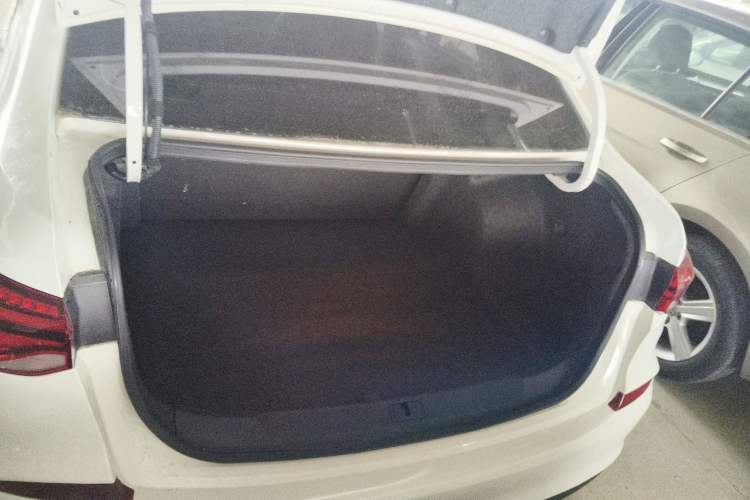 Used Chevrolet Monza 2019 Redline 320T Dual-Clutch Sporty Version China VI Standard