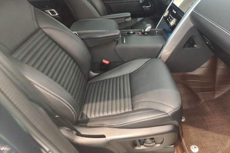 Used Land Rover Discovery 2024 360 PS Dynamic SE
