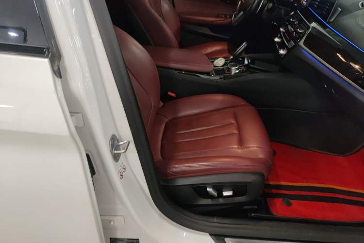 Used BMW 5 Series 2019 Facelifted 530Li Leading Edition M Sport Package