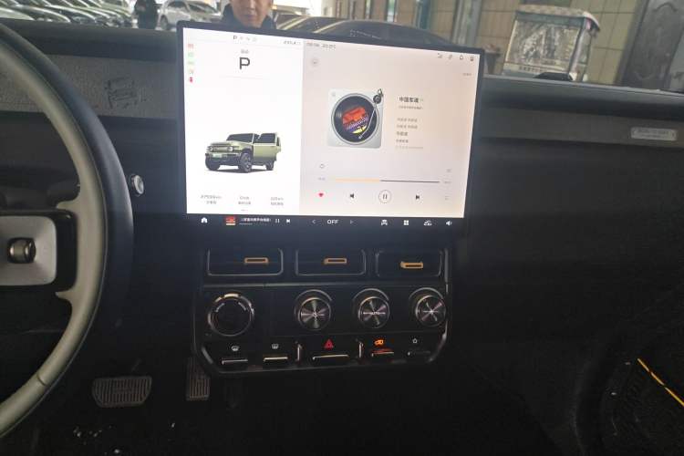 Used iCAR V23 2025 501 Four-Wheel Drive Intelligent Driving Version Audio And AC Panel