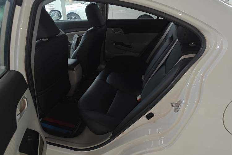 Used Honda Civic 2014 1.8L automatic comfort version
