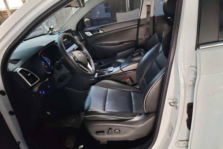 Used Hyundai Tucson 2019 280TGDi Dual-Clutch Two-Wheel Drive Fashion Edition China VI Standard Left Front Seat