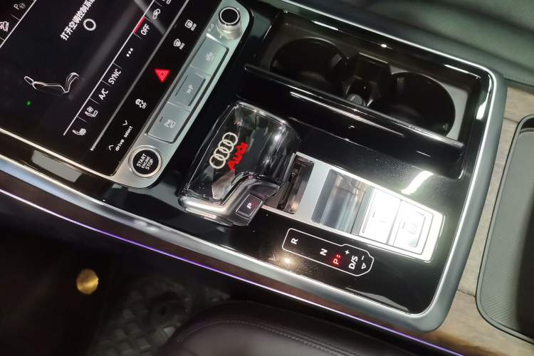 Used Audi Q7 2022 55 TFSI quattro S line Sport model Gear Lever
