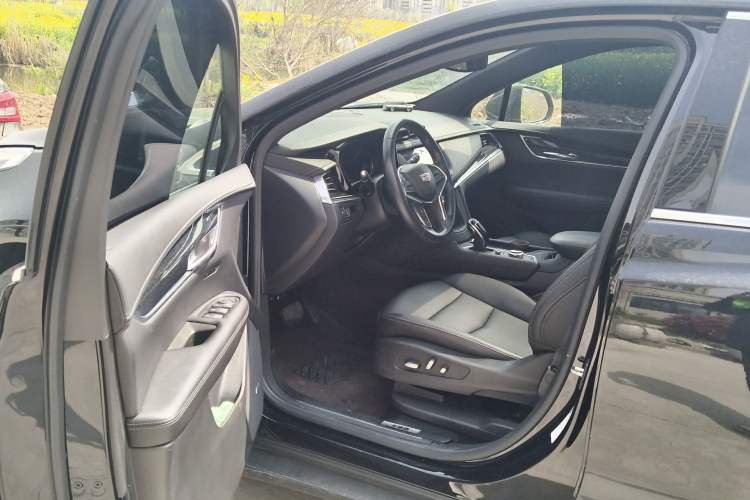 Used Cadillac XT5 2022 2.0T Two-Wheel Drive Luxury Version
