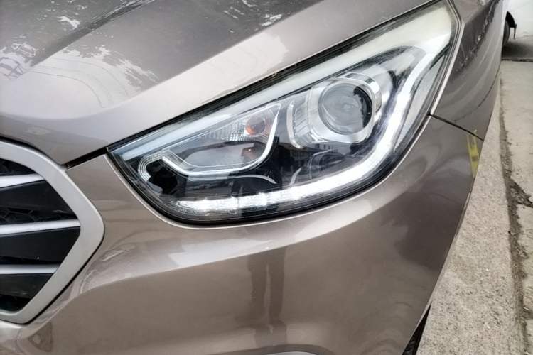 Used Hyundai ix35 2013 2.0L Automatic Two-Wheel Drive Smart GLS China IV Standard