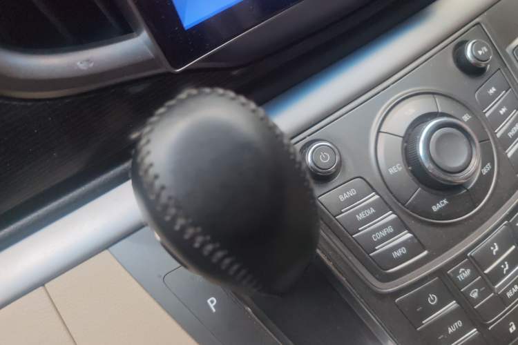 Used Buick GL8 2011 2.4L LT Luxury Business Executive Edition Gear Lever