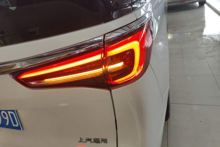 Used Buick GL8 2020 ES Land Cruiser 653T Luxury Edition Exterior 3