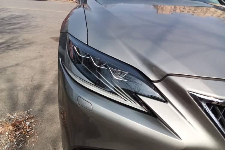 Used Lexus LS 2020 500h Excellence Edition China VI standard