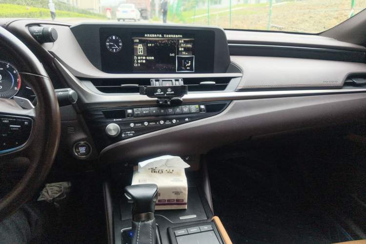 Used Lexus ES 2020 200 Excellence Edition
