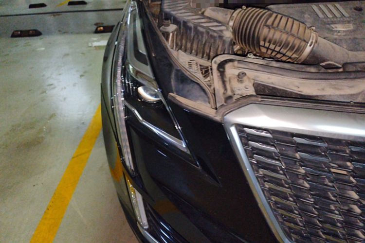 Used Cadillac XT5 2021 2.0T Two-Wheel Drive Luxury Version Right Front Headlight