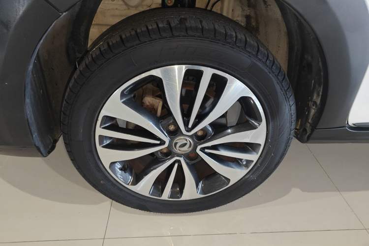 Used Dongfeng Aeolus AX3 2016 1.5L Automatic Zunku Model
