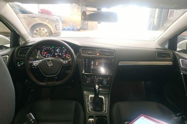 Used Volkswagen Golf 2020 200TSI DSG Comfortable and Ambitious Edition