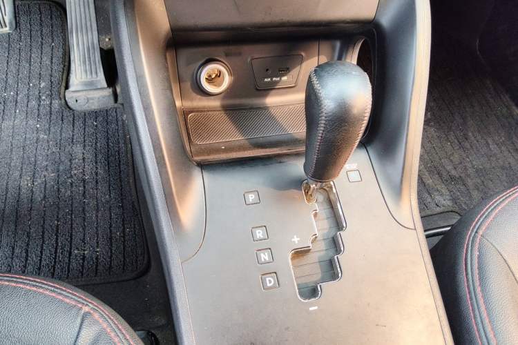 Used Hyundai ix35 2015 2.0L Automatic 2WD Comfort Edition China V Standard Gear Lever