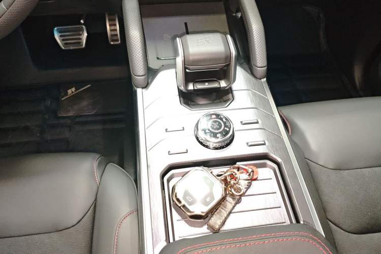 Used JETOUR Traveler 2023 2.0T All-Wheel Drive CrossPRO+
