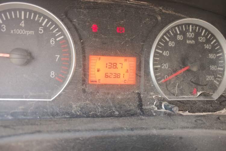 Used FORTHING Lingzhi 2015 M3 1.6L 7-Seater Luxury Model
