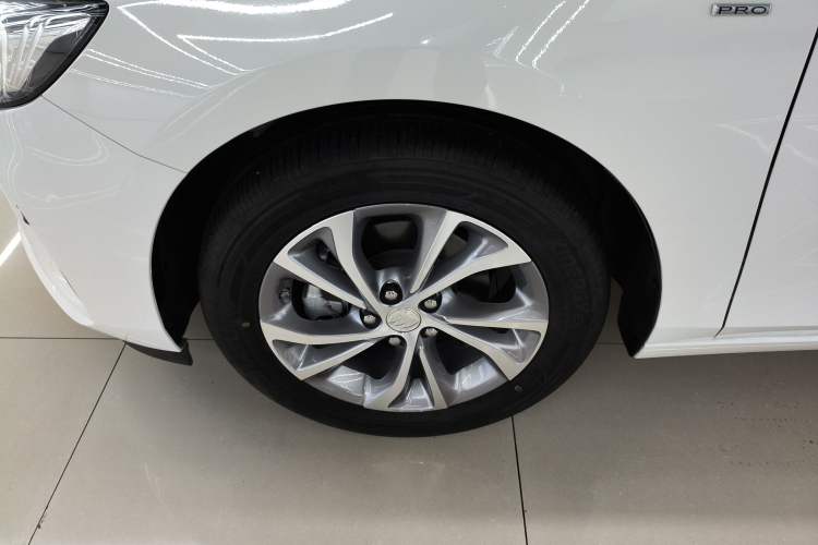 Used Buick Verano 2023 Pro Enjoyment Edition Left Front Wheel Hub