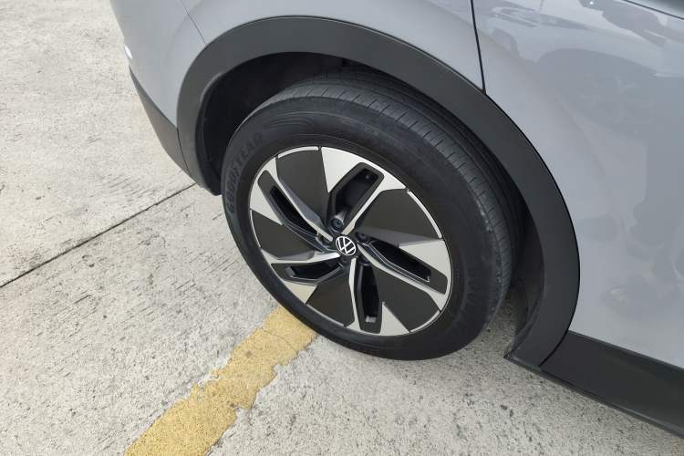 Used Volkswagen ID.4 CROZZ 2021 Standard Range PURE Two-Wheel Drive Version