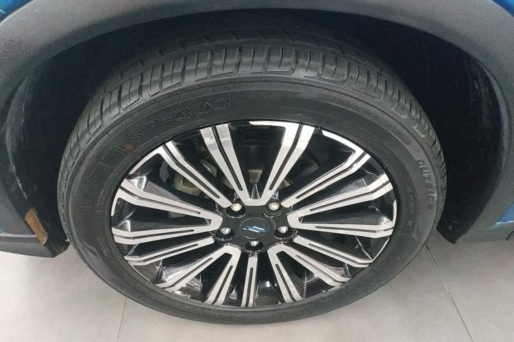 Used CHANGAN OSHAN X5 2021 1.5T DCT Prestige Edition Left Front Wheel Hub