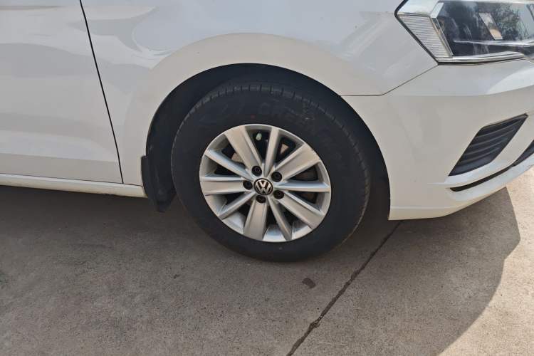 Used Volkswagen Jetta 2017 1.5L Manual Fashion Edition