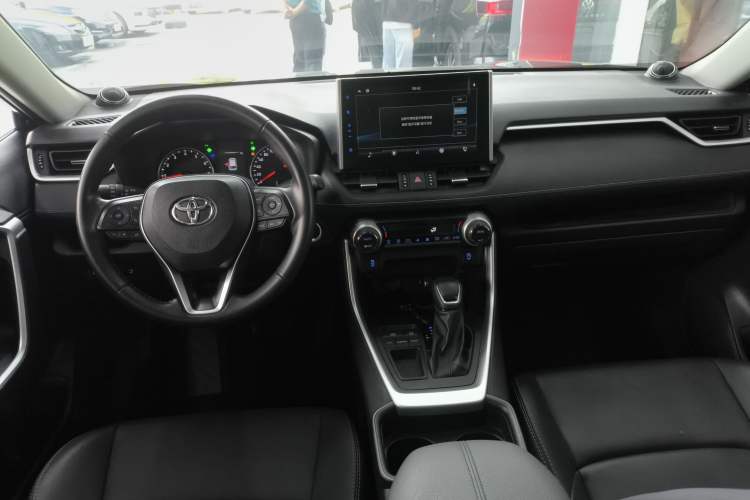 Used Toyota Wildlander 2022 2.0L CVT Two-Wheel Drive Luxury PLUS Edition Center Console