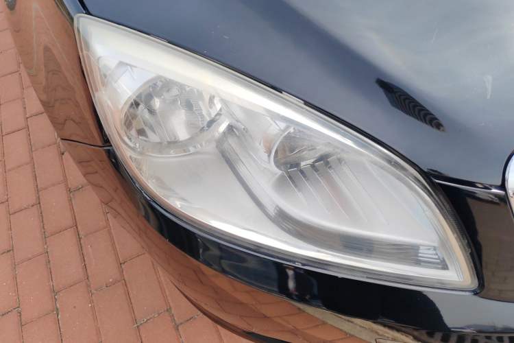 Used Buick GT 2012 GT 1.6L Automatic Comfort Edition Right Front Headlight