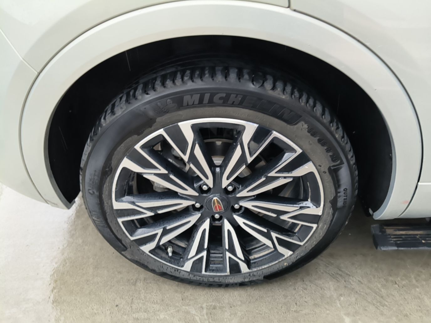 Hongqi HS5 2023 2.0T Four-Wheel Drive Flagship Pro Edition - Chinese Trim Xiang — снимка 11