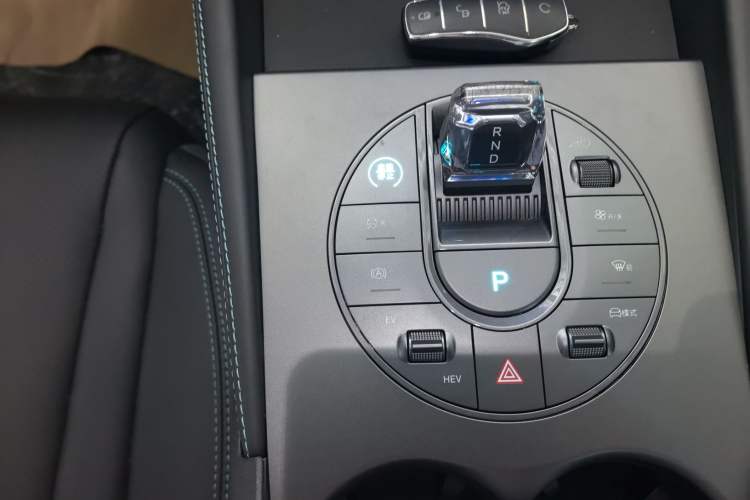 Used BYD Seal 06 New Energy 2024 DM-i 80KM Prestige Model Gear Lever