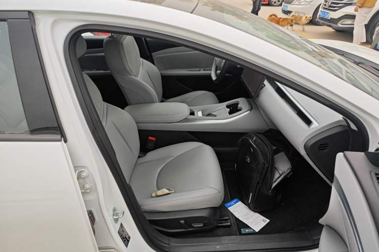 Used XPeng MONA M03 2025 600 with Ultra-Long Range Max Right Front Seat