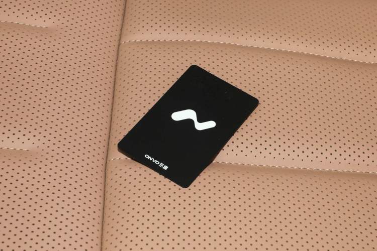 Used ONVO Luxeed L90 2025 Model—Ultra Six-Seater Version
