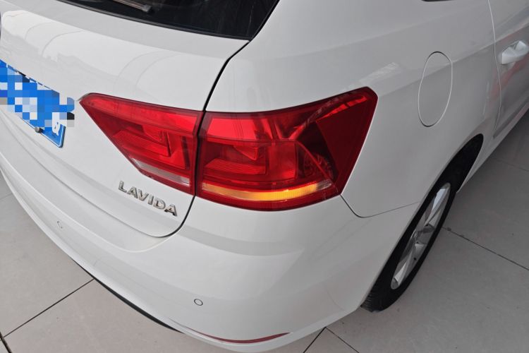 Used Volkswagen Gran Lavida 2015 1.6L Automatic Fashion Edition
