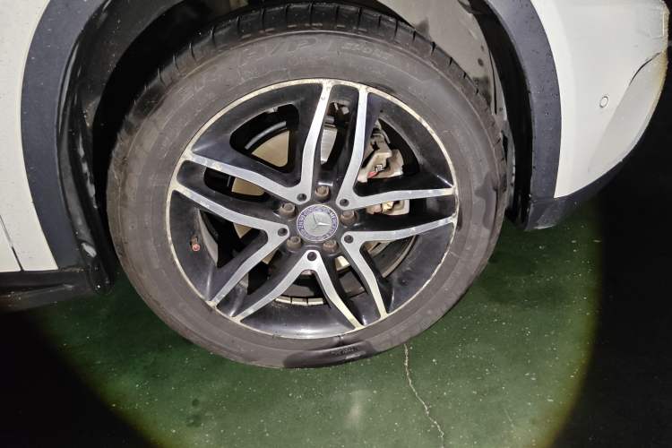 Used Mercedes-Benz GLA 2015 GLA 200 Fashion Model Right Front Wheel Hub