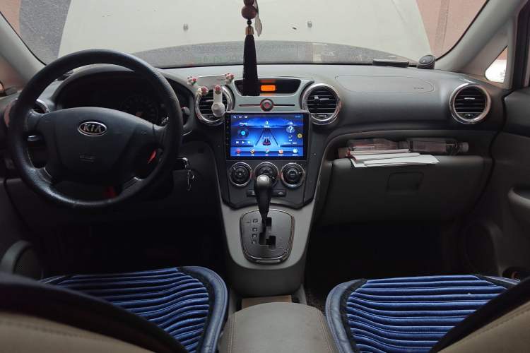 Used Kia Carens 2011 2.0L 7-Seater Automatic Standard Edition