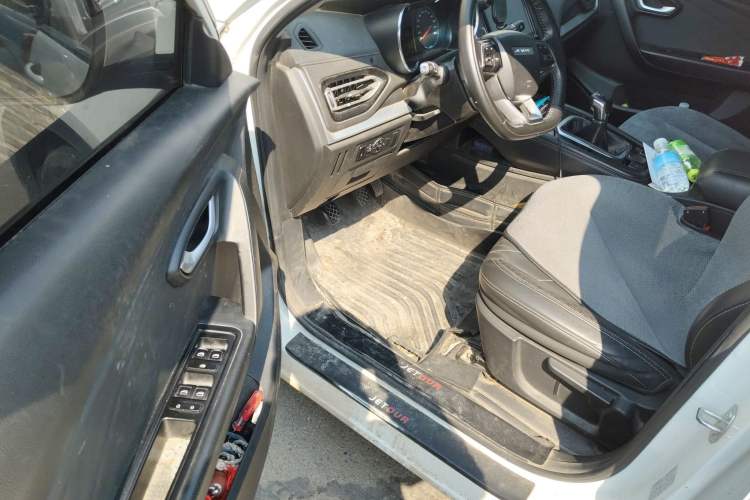 Used JETOUR X70M 2020 Revised 1.5T Manual Travel Companion Version 5 Seats
