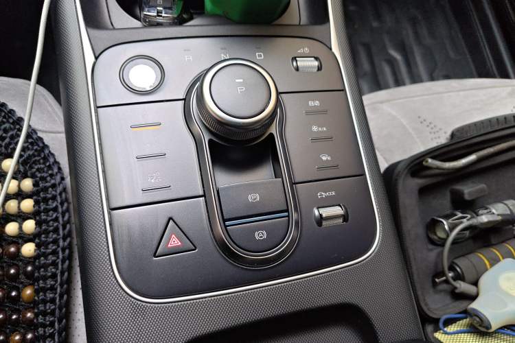 Used BYD Destroyer 05 2023 Champion Edition DM-i 120KM Prestige Model Gear Lever