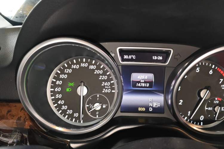 Used Mercedes-Benz M-Class 2015 ML 400 4MATIC Dynamic Model Instrument Cluster