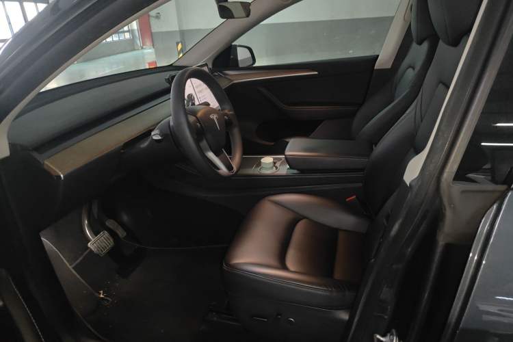 Used Tesla Model Y 2022 Rear-Wheel-Drive Version
