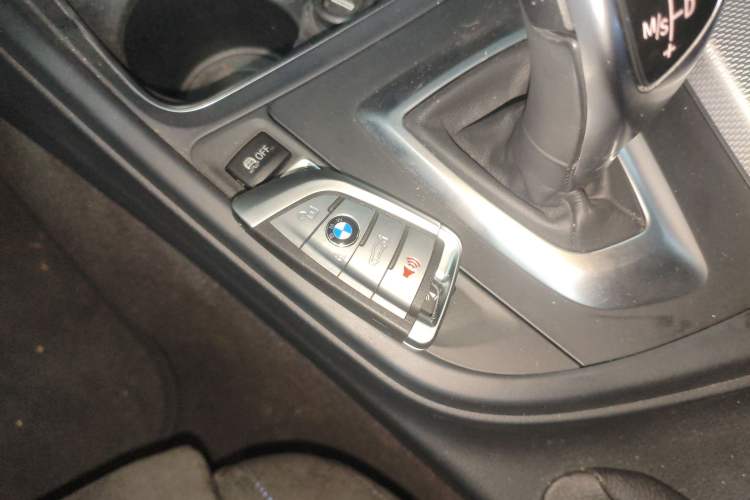 Used BMW 3 Series 2017 320i M Sport Interior 1